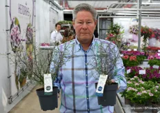 Adwin with his new product, these are M-oari Silverleaf and Greenleaf. A nice addition to the range of Addenda. 
